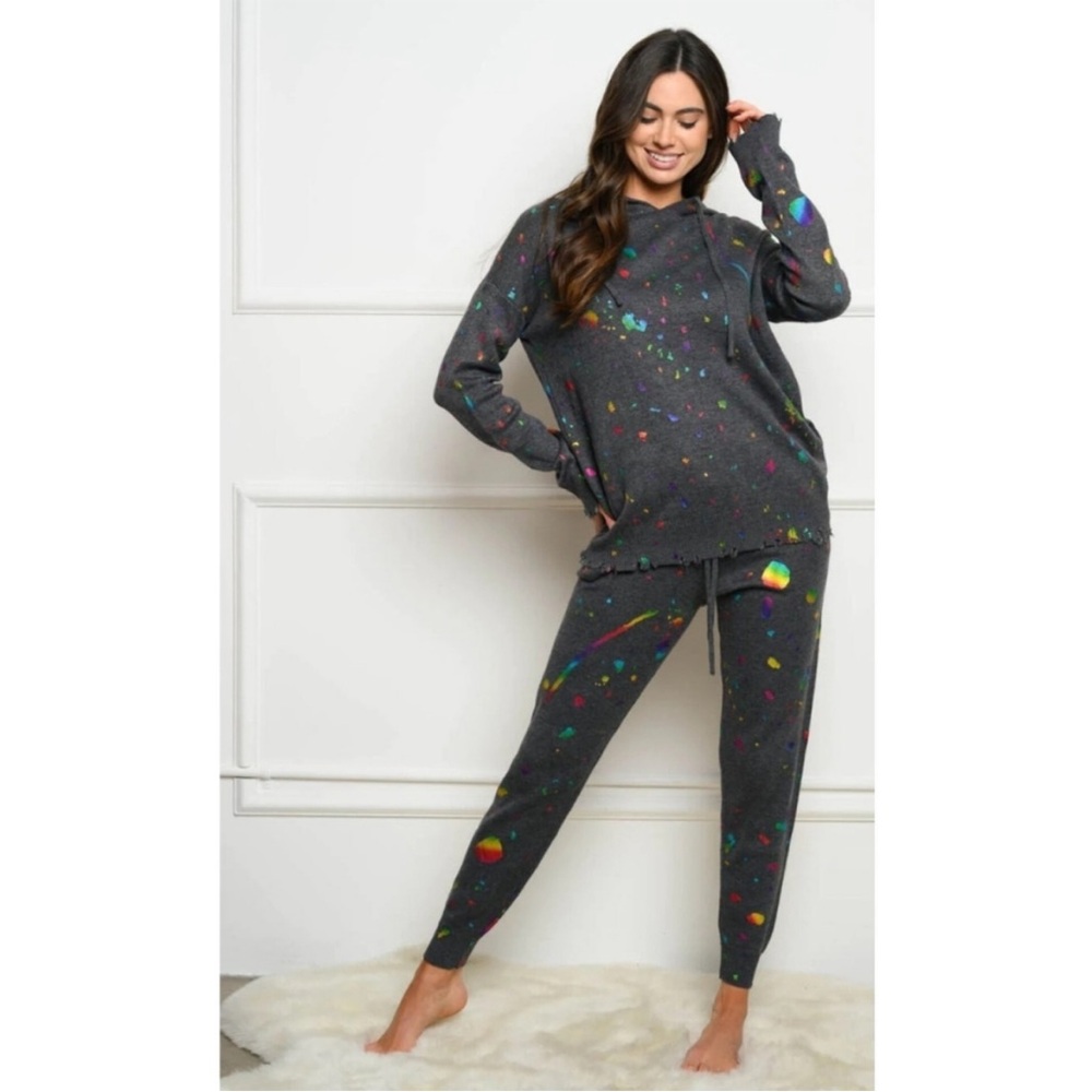 Fate Gray with Rainbow Splatter Knit Joggers size M